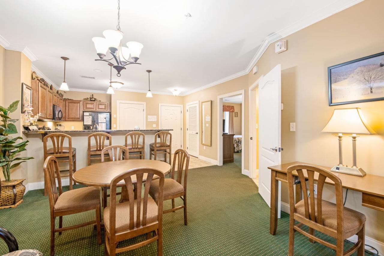 Summit Manor Condos Unit B3052 แกตลิงเบิร์ก ภายนอก รูปภาพ