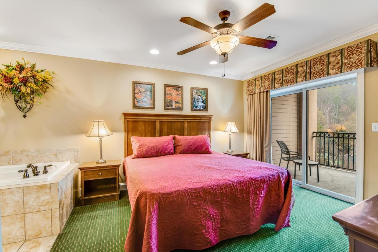 Summit Manor Condos Unit B3052 แกตลิงเบิร์ก ภายนอก รูปภาพ