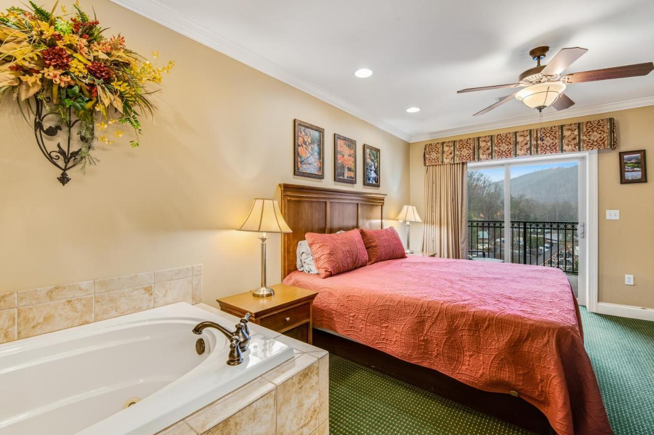 Summit Manor Condos Unit B3052 แกตลิงเบิร์ก ภายนอก รูปภาพ